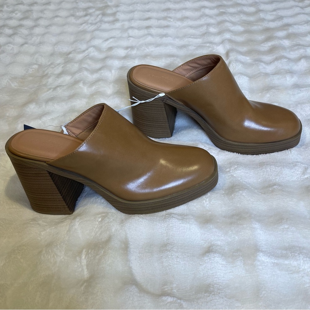 Universal Thread Tan Mules - Picture 3 of 16